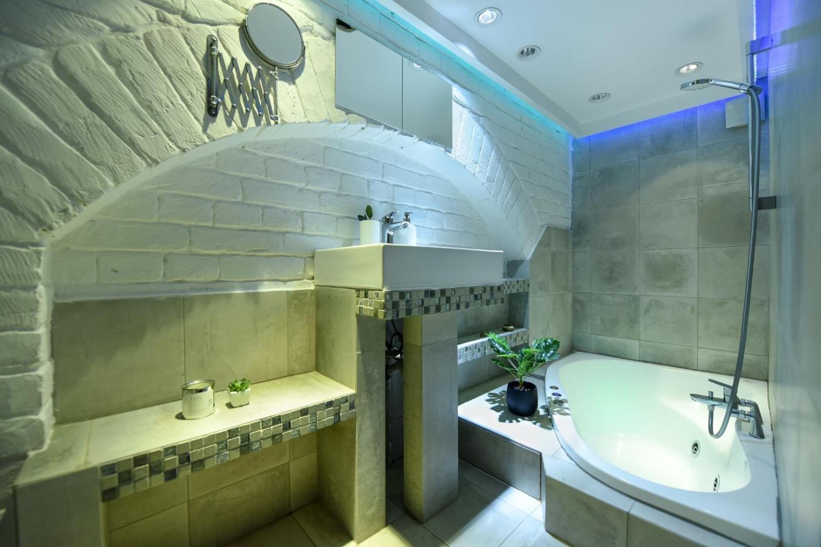 Central Comfort - Duplex-Style Studios On Regina Elisabeta 부쿠레슈티 외부 사진